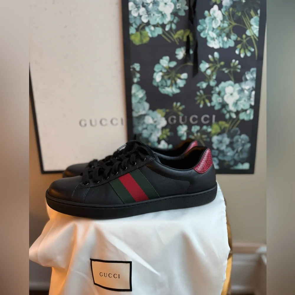 NWT Gucci Ace Black Leather Sneakers with Red and Green Stripe, Size Men’s 8.5-9 - Picture 6 of 14